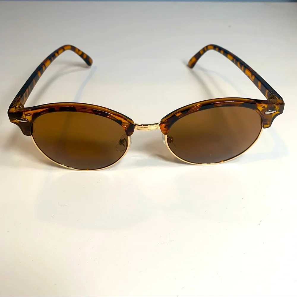 Classic Club Round Sunglasses Brown / Tortoise - Picture 5 of 8